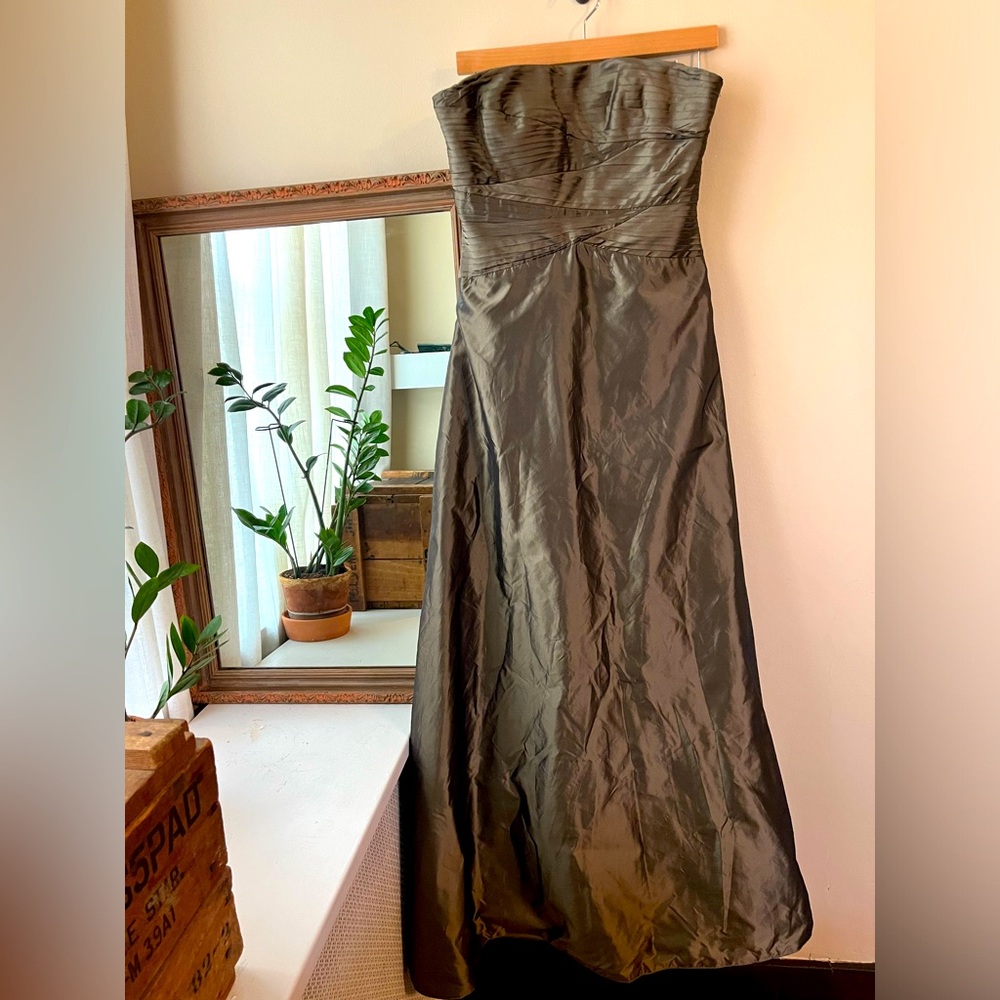 Vintage Victoria Royal Gown (with tags!) | stunning